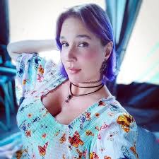 I want a car. Chicks dig the car..