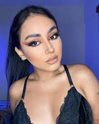 Carla Medrano's Instagram, Twitter & Facebook