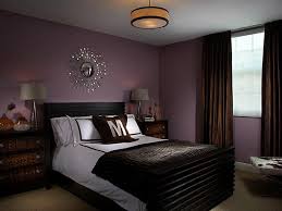 Small master bedrooms can go from cramped to cozy with the right design ideas. How To Decorate A Bedroom With A Dark Plum Color
