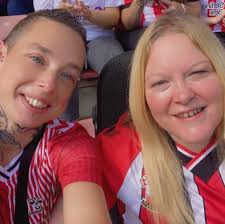 Does anyone remember standing and having to sing the national anthem in the  cinemas or anywhere we went don't know if it was a thing for civis as was  brought up in