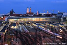 Munchen Hauptbahnhof Cities In Germany Time In Germany Holidays Germany