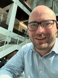 Kenton Tennal's Instagram, Twitter & Facebook