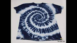 The water will gradually spread out the color creating the ombré effect. How To Make A Blue And White Spiral Tie Dye Shirt Youtube