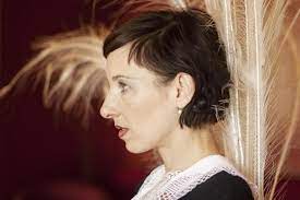 Mit meret becker, nadeshda brennicke, katharina franck, patrick güldenberg, lilith stangenberg / musik: Short Bob Meret Becker Meret Becker Modische Kurzhaarfrisuren Schone Haare