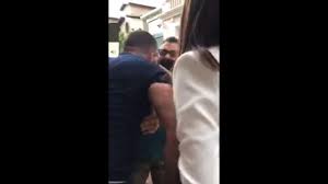 Uno dei ristoratori tra i volti della protesta di io apro, che aveva conquistato l'attenzione mediatica vestendosi come lo 'sciamano' jake angeli. Fidenza Village L Aggressione Di Hermes Ferrari Video Corriere Tv