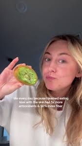 Eating Kiwi With The Skin: Surprising Health Benefits