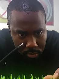 Remember when Michael was cutting the fake grass decoration in their new  place?😂 Swipe to see all the photos, Meka calling him out and his response  to her had me ROLLING. I