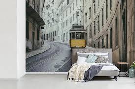 It's me and my bestie on the road! Bol Com Fotobehang Vinyl Gele Tram Rijdt Omhoog In De Steile Straten Van Lissabon Breedte