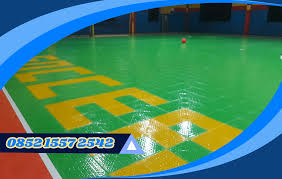 Salah satu hal terpenting yang harus dipertimbangkan saat membangun lapangan futsal sebagai bisnis adalah lantai futsal yang akan dipakai. Macam Jenis Lantai Lapangan Futsal Interlock Futsal