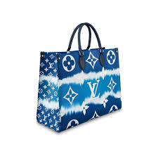 Its products include leather goods, handbags, trunks, shoes, watches, jewelry and accessories. Lv Escale Onthego Gm Autres Toiles Monogram Handtaschen Louis Vuitton