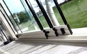 Kullanılan ürün ve cam maliyetlerinin diğerinden çok daha farklı olmasıdır. Pendik Surgulu Surme Cam Balkon