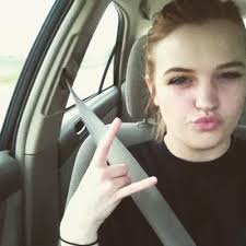 Lindsay Ingram (@LindsMingram)