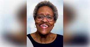 Roslyn Collins's Instagram, Twitter & Facebook