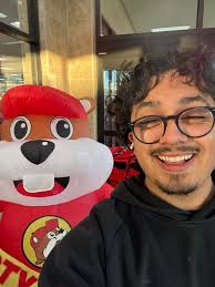 I'm a grad student and have been cat-sitting for several. Christmas is  coming around. If you need my help to take care your cats, other small  pets, and water the plants, pleass