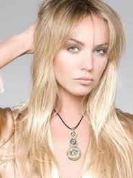 Finally figured out who Alexandria reminds me of! : r/ANTM