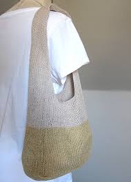 Looking to make a trendy market bag for the summer time? 25 Free Knit Tote Bag Patterns You Ll Love Knitting Knitting Bee