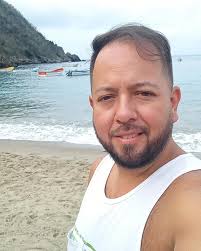 Definitivamente la energía la pones tú!!! Cuando estés triste recuerda que  existe Chichiriviche de la Costa, el La Guaira... La conserva en coco, la  playa, la paz que tiene este increíble lugar.