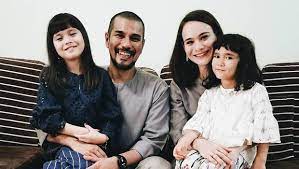 (instagram/@aishahsinclair) aishah sinclair punya wajah yang imut sejak kecil nih. Mengenal Lebih Dekat Aishah Sinclair Adik Ashraf Sinclair