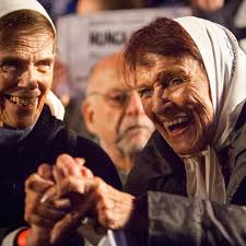 Madres de Plaza de Mayo- Línea Fundadora (@casanuestroshijos) · Instagram  照片和视频
