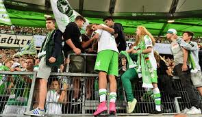 Nicklas bendtner es un antiguo jugador de dinamarca, (* 16/01/1988 en kopenhagen, dinamarca). Bendtner Vor Der Zweiten Saison In Wolfsburg