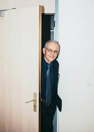 Axel kahn, médecin et généticien, est également un essayiste renommé. Axel Kahn A La Vie A La Mort Liberation
