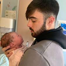 Michelle Eastham (@XChelleRoseX)