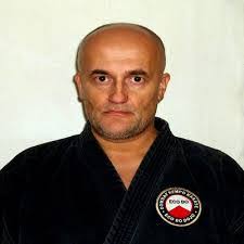 Eduardo Roldos's Instagram, Twitter & Facebook