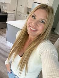 Minimalist Fall Decor Ideas and Inspiration