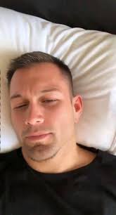 I miss that special fan who's always the one behind my smile😊❤️ and makes  me feel loved💕 Darling you're my treasure my life depend