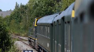 Le chemin de fer touristique de la vallée de l'aa vous propose une visite inédite au cœur du parc naturel régional des caps et marais d'opale. La Vallee De L Aa Avec Le Chemin De Fer Touristique