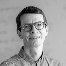 ScroogeVM: Boosting Cloud Resource Utilization with Dynamic Oversubscription