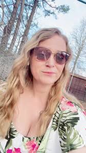 Girl Sing Fast Country Song