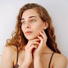 Mandi Wood's Instagram, Twitter & Facebook