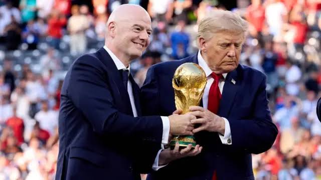 Quién es Gianni Infantino y cómo llegó a ser el hombre más poderoso (y polémico) del fútbol mundial - BBC News Mundo