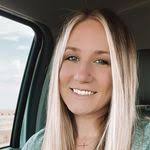 Leah Barger's Instagram, Twitter & Facebook