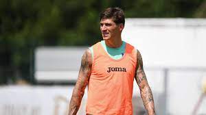 A surname, from german.··(dated) tub. Eintracht Neuzugang Zuber Fahrt Die Einlull Taktik Hessenschau De Eintracht Frankfurt