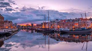 Many tourists visit leiden during the tulip season which runs from march to may. Where To Live In Leiden A Guide For Expats Expatica