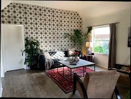 Since the guest house is not currently divided into individual units to rent, guests have the accommodations of the entire 2800 sq. 1927 Amazing Burbank Home With Studio And Guesthouse Burbank Ca Production Peerspace