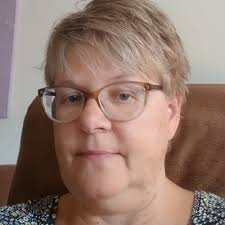 Trots ben ik om vanaf vandaag als ondernemer en als directeur bij Elvea Low  Vision aan de slag te mogen gaan. Natuurlijk blijf ik ook cliënten zien en  zal mijn werkzaamheden voorlopig