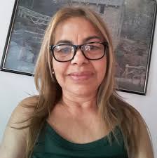 Los 22 nietos del argentino Oscar Delía organizaron una emotiva 'pijamada'  sorpresa para celebrar su cumpleaños número 86. Al abrir la puerta y  encontrar a todos sus nietos en pijamas, rodeados de