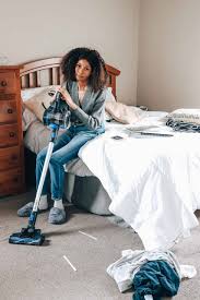 As a general rule of thumb, you should aim to complete this list of cleaning tasks about once a i can't believe you made an article out of this or that anyone wouldn't know the basic/simple steps to clean a bedroom. How To Clean A Messy Bedroom Fast Hot Beauty Health