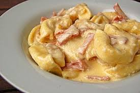 Tortellini Alla Panna Von Lacarrona Chefkoch Rezepte Kochrezepte Einfache Gerichte