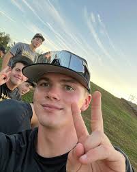 Carson B Roberts (@bullseyeroberts7) • Instagram photos and videos