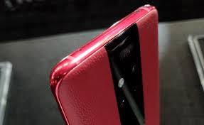 Huawei Mate 20 RS Porsche Design Hands ...