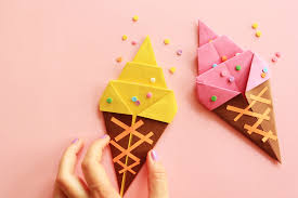 Nantinya dalam pembuatan origami ini kita akan membutuhkan dua buah kertas, satu untuk bagian es krim nya. 31 Outstanding Origami Projects