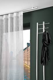 Gardinenstange Fur Die Decke Vielfaltige Plissees Bezaubernde Flachenvorhange Liebevolle Jalousien Tolle Ga Gardinenstange Gardinen Gardinen Wohnzimmer