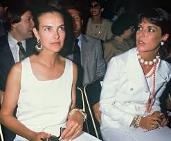 Todas las noticias sobre carolina de mónaco publicadas en el país. Como Ya Imaginabamos Carolina De Monaco Y Carole Bouquet Madres De Los Novios Fueron Las Mas Elegantes Del Enlace