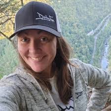 Hallie Butcher's Instagram, Twitter & Facebook