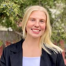 Whitney Packard's Instagram, Twitter & Facebook