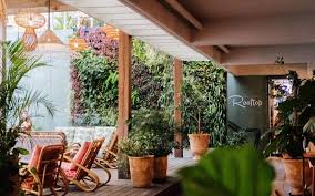 Deliver to you a lovely place to meet a friend and chat over lunch, served in a pleasant. The Best Bars On The Gold Coast You Can Hop Around With Trams